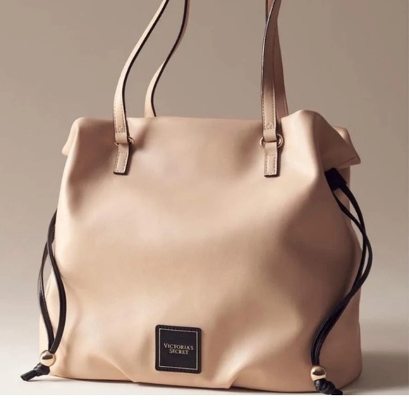 NWT! VICTORIA'S SECRET LARGE BEIGE/BLK/GOLD DRAWSTRING TOTE BAG - Picture 1 of 8